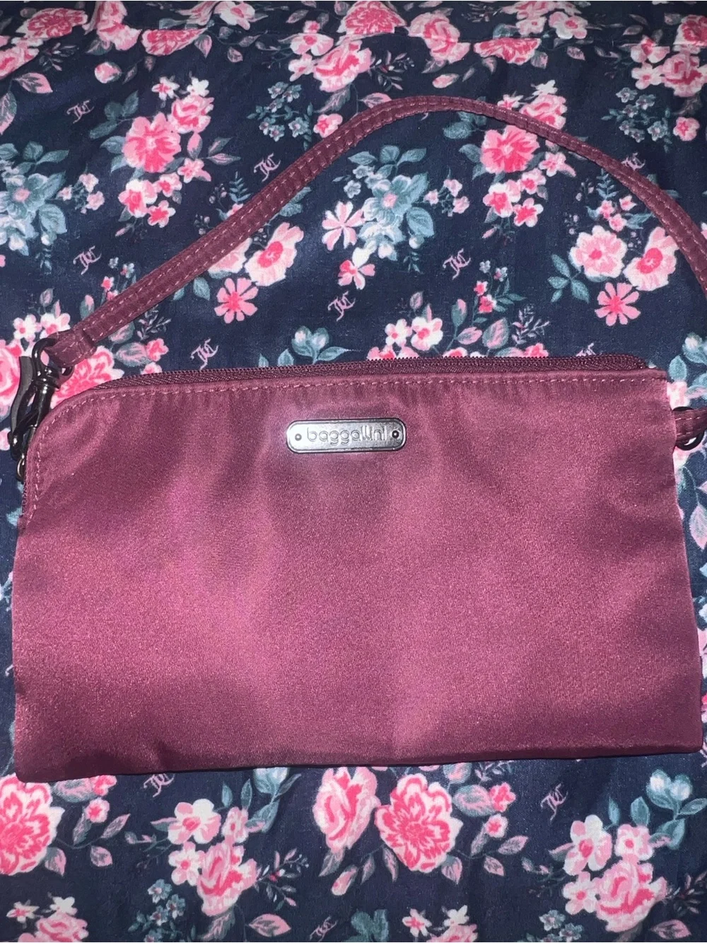 Baggallini rfid wristlet in plum